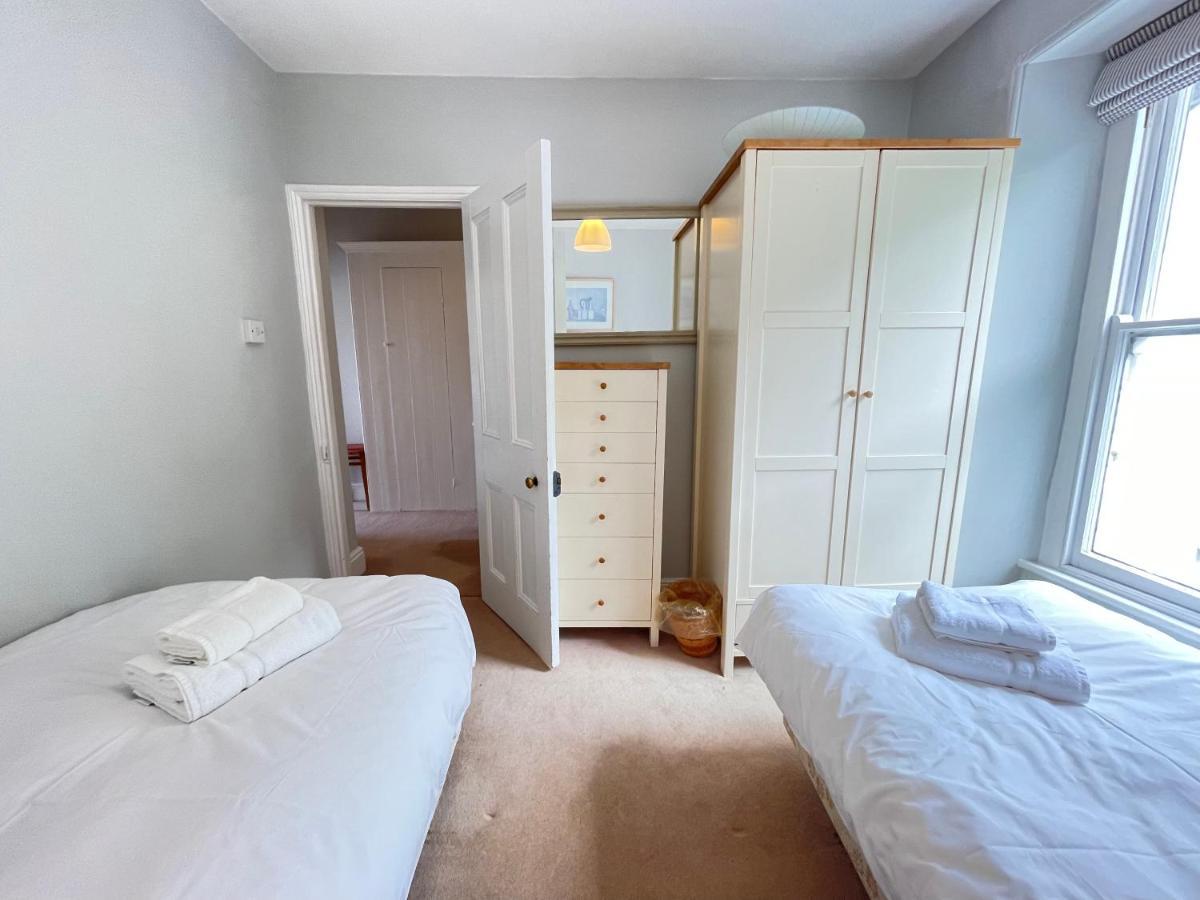 37 Trenwith Place, Charming Family Home & Garden! St Ives 외부 사진